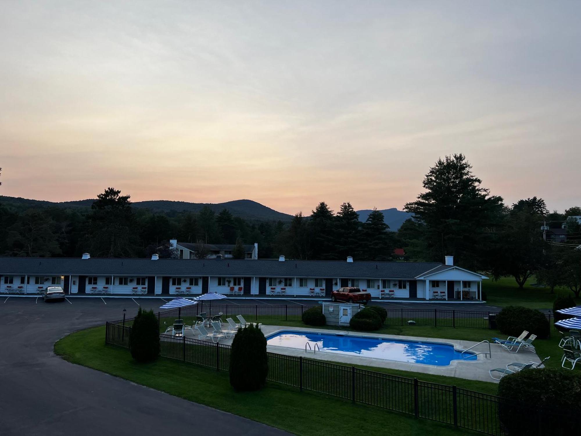Stowe Motel & Snowdrift Ngoại thất bức ảnh